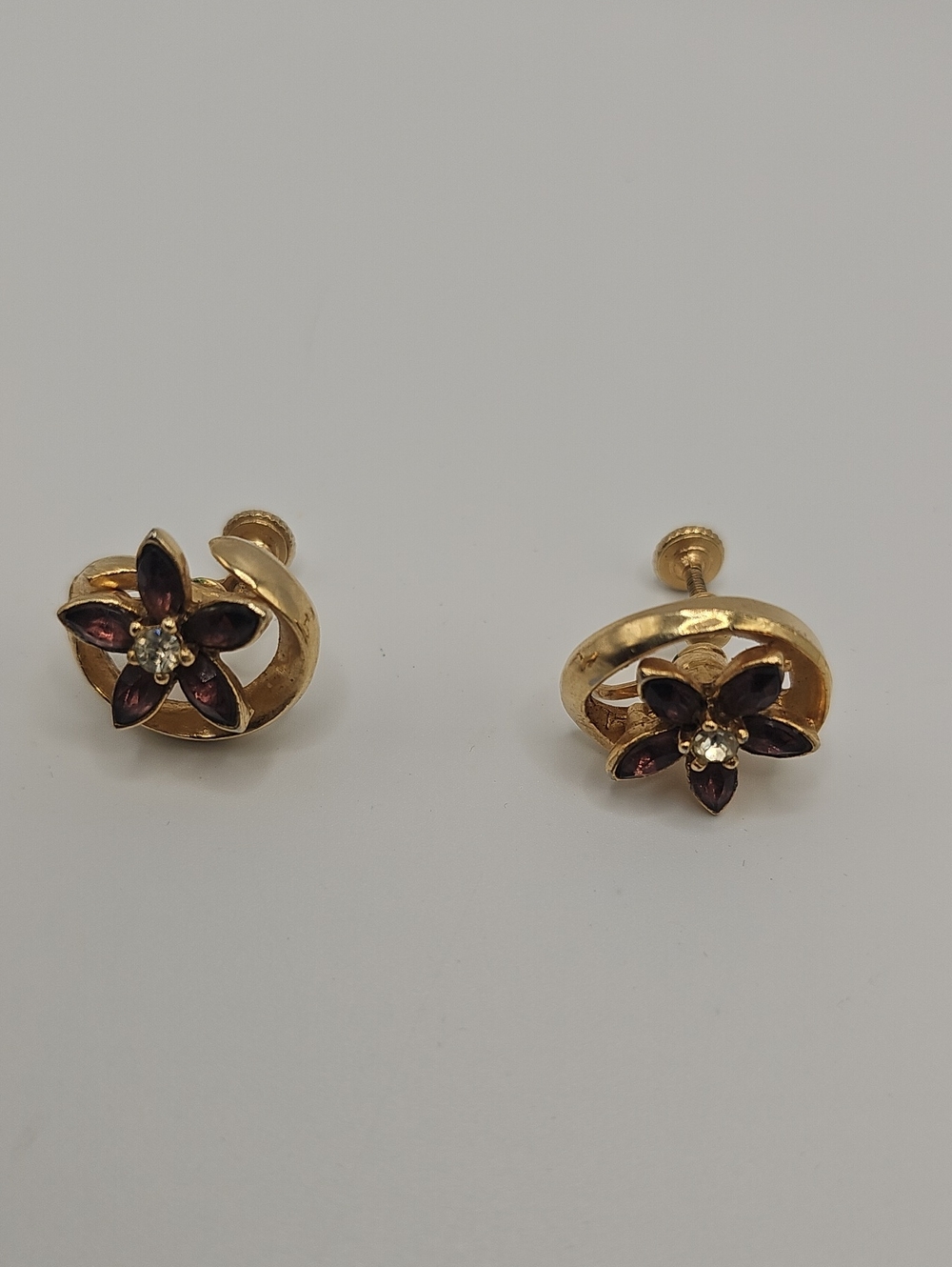 Gold Tone Floral Garnet Screw-Back Earrings Looks Like They Under The Moon.